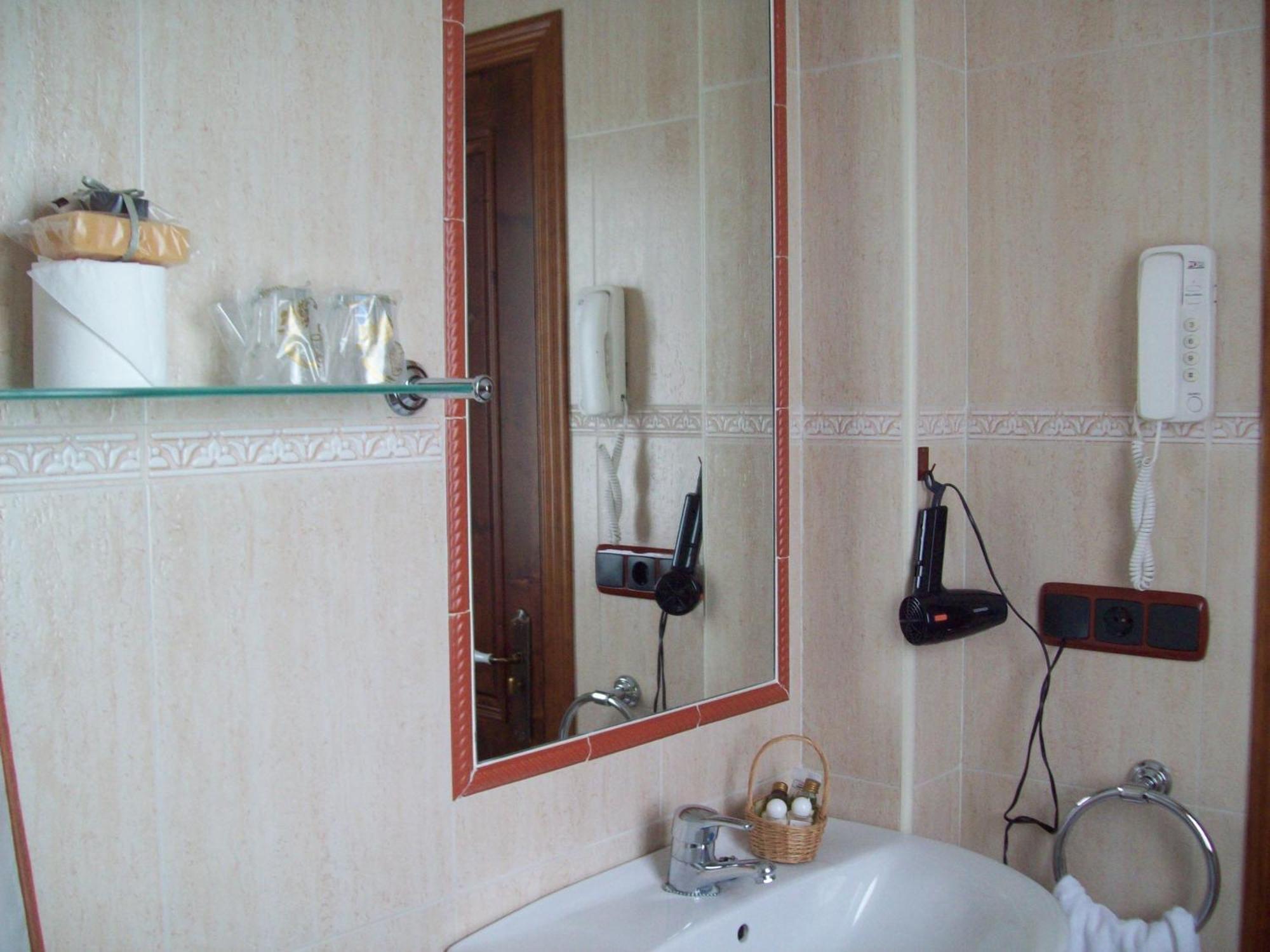 Somonte Hotel Quintes Ruang foto