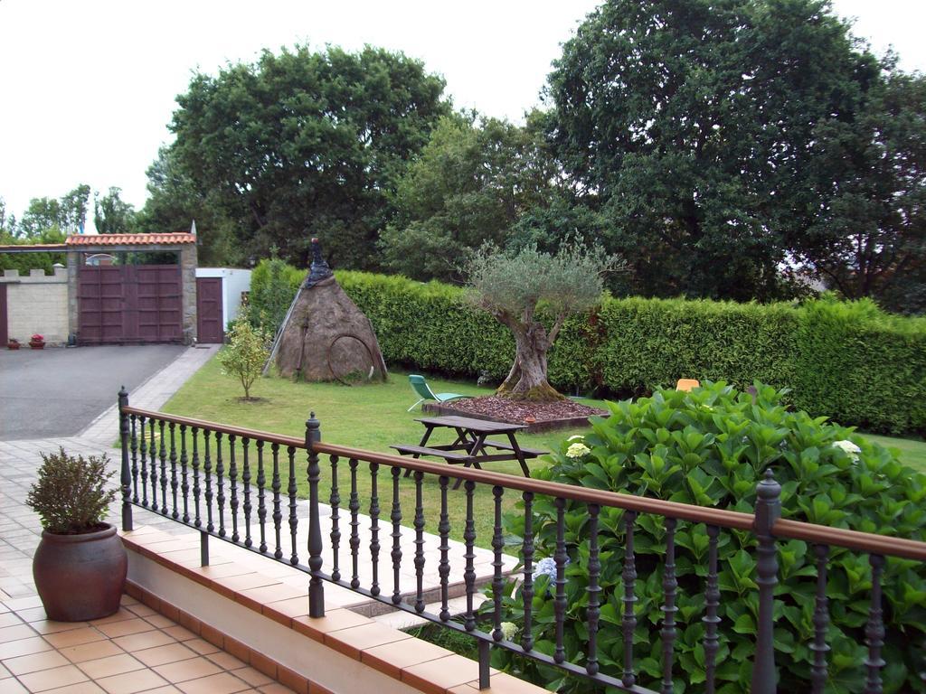 Somonte Hotel Quintes Bagian luar foto