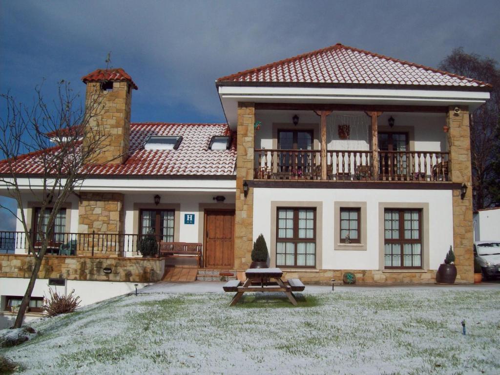 Somonte Hotel Quintes Bagian luar foto